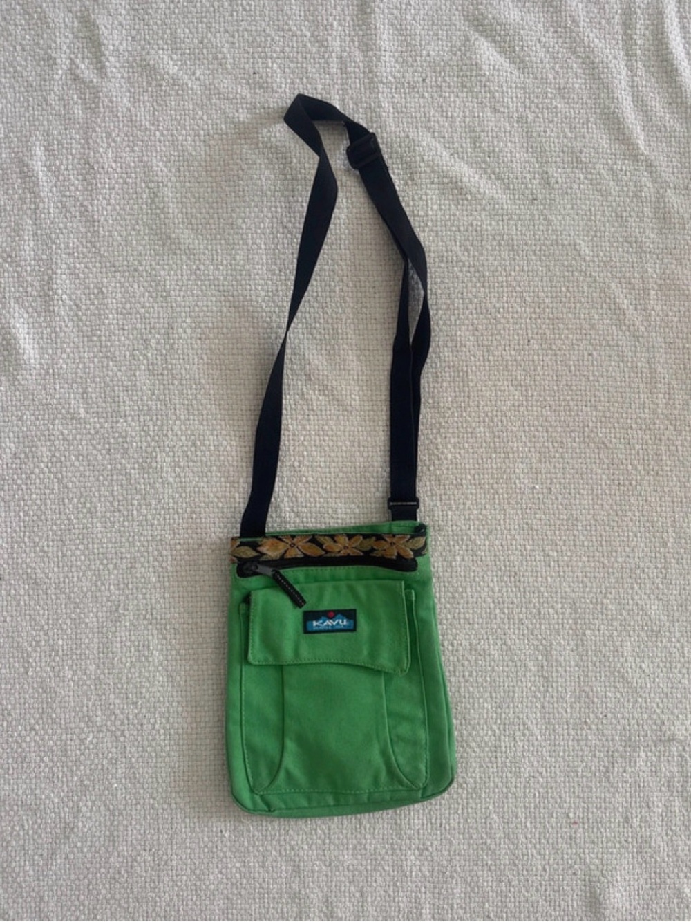 Kavu Green Crossbody Messenger Bag with Black Strap